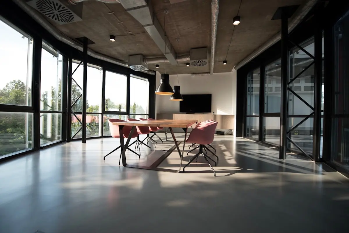 MillerKnoll品牌矩阵——Herman Miller、Knoll、Muuto等品牌的产品并置